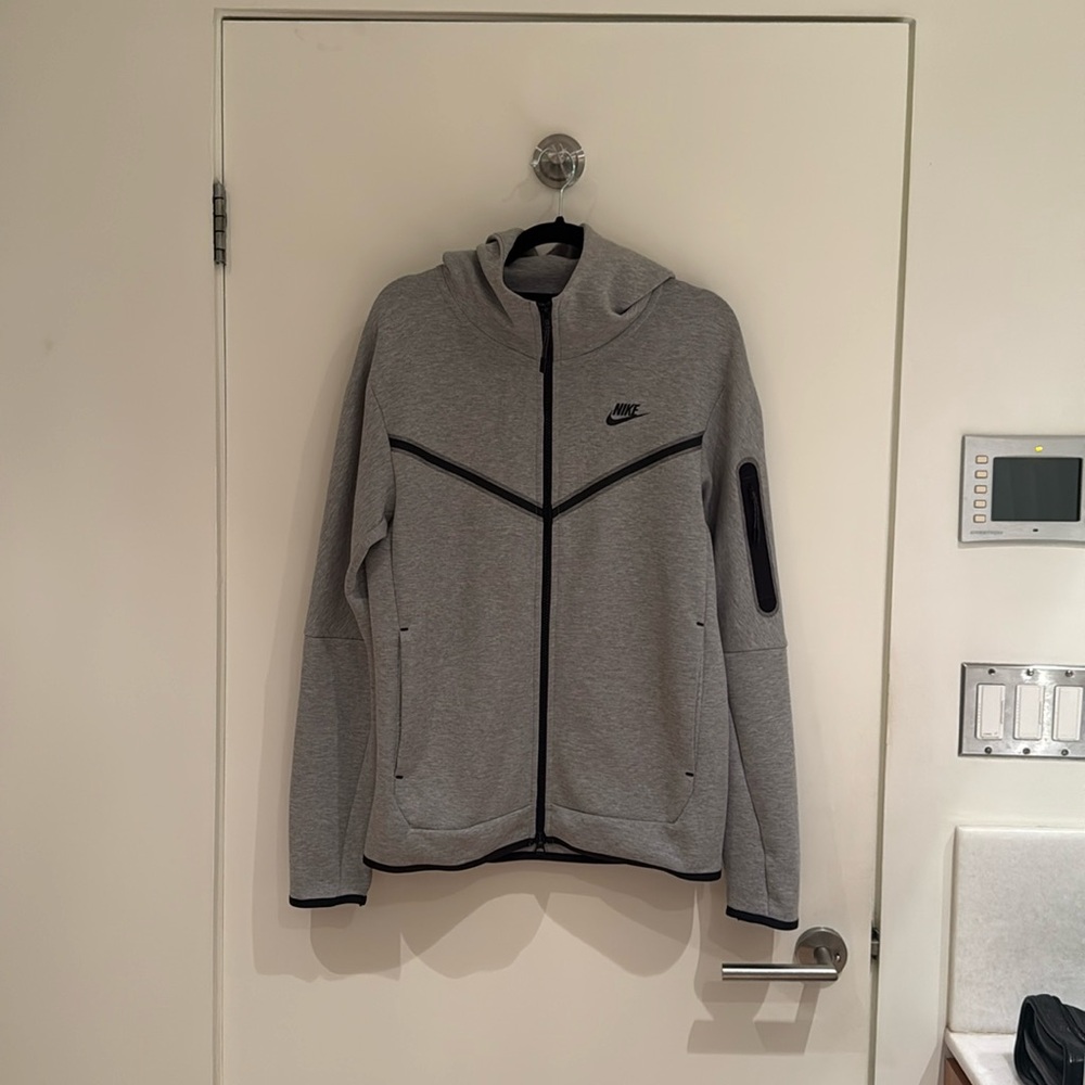 Nike men’s Tech jacket